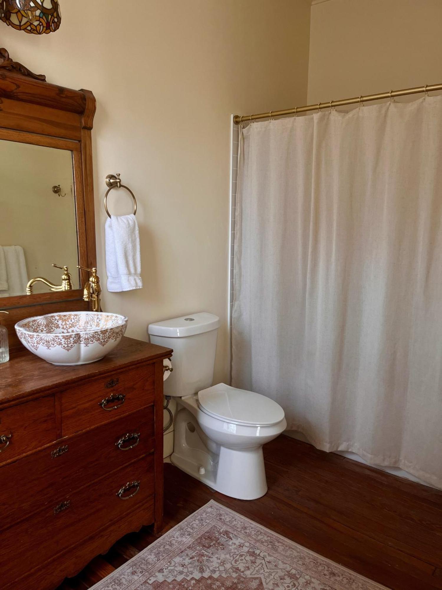 Tanglewood Inn Greenville Room photo